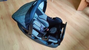 Autosedačka Nania Beone 0+ se základnou