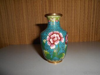 Stará, čínská vázička. Přihrádkové smaltování.
