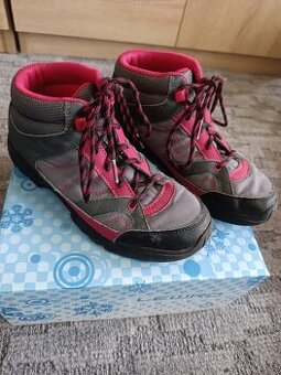 Trekové kotníkové boty Decathlon - vel.36