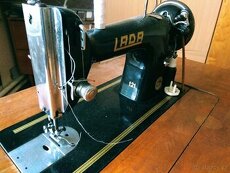 ŠICÍ STROJ LADA 121 PERFEKTNÍ STAV