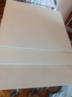 Fochy. Police. Do regálu.