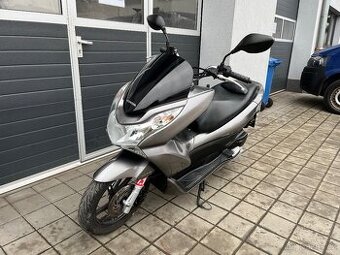 Skútr Honda PCX 125 CZ doklady r.v.2010
