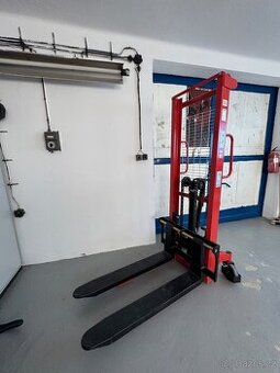 Vysokozdvižný paletový vozík : 2000 kg 1600 mm zdvih, 1