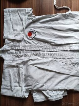 Kimono + rukavice karate vel.150 - 1