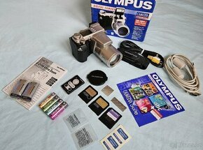 Olympus C-2100 Ultra Zoom - 1