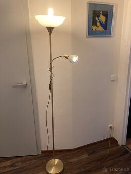 Stojací lampa