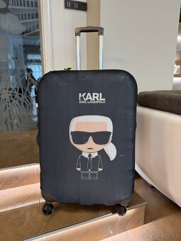 Cestovní kufr