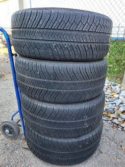 255 40 20" 101V  Michelin Alpin