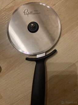 Kuchyňské nerezové náčiní