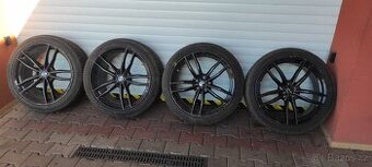 TESLA Y sada kol s pneu