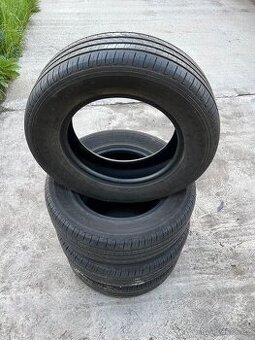 Pneu Pirelli letní 235/65/17 80% dot1521