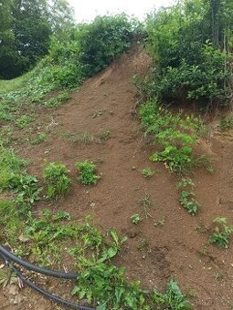 Daruji hlínu za odvoz