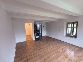 Dovolujeme si Vám nabídnout k prodeji rodinný dům v