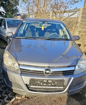Opel astra 1.7 cdti, 139 tisíc najeto, dvě sady kol