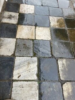 Venkovní mramorová dlažba