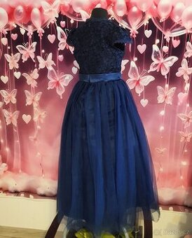 Elegantní tmavě modré dívčí společenské šaty