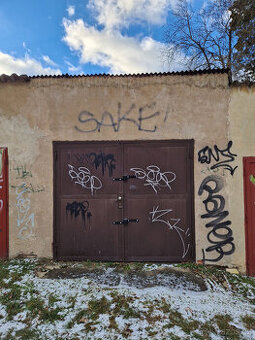 Garáž u metra Jinonice - 1