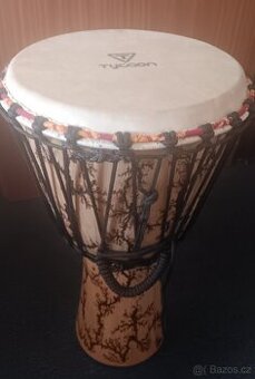 Africký djembe