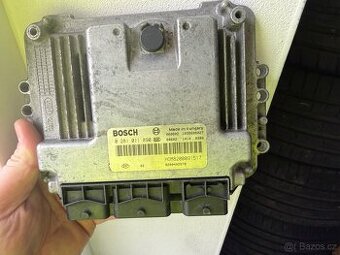 Řídicí jednotka motoru Opel Vivaro