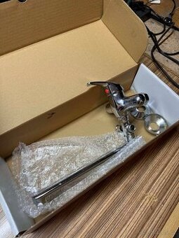 Paneláková vodovodní baterie Titania