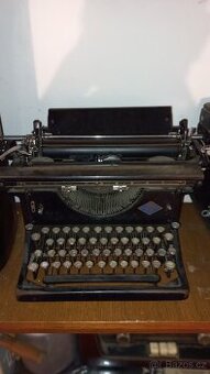 psací stroj Mercedes