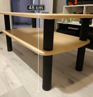 .Konferenční stolek s mléčným sklem