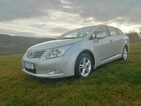 Toyota Avensis kombi 1.8i, 108 kW, rv. 2011 automat, ČR.