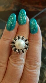 Krásný stříbrný prsten s perlou - 1