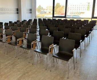 konferenční židle se sklápěcími stoly - 30 ks