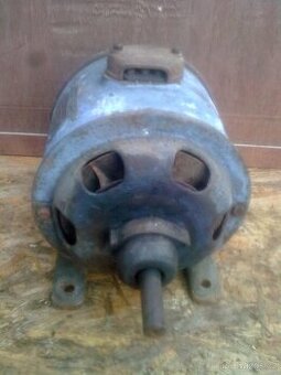 Historický elektromotor 1,1 Kw.