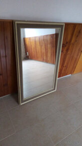 Zrcadlo v rámu 73x113 cm