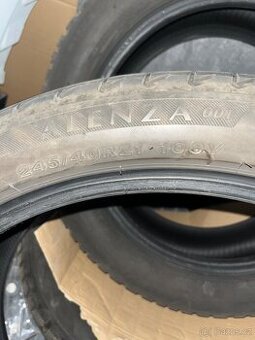 245/40 R21 - 1