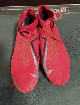 Fotbalové kopačky Nike Phantom 45