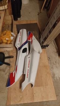 Honda nsr 125r pod sedlové plasty