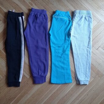 4x tepláky 116/123