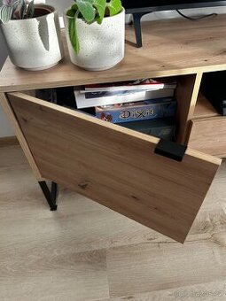 TV stolek