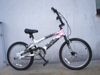 Freestyle dívčí BMX kolo 20“ Mongoose, bezvadný stav.