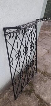 Kovový věšák do chodby/ předsíně