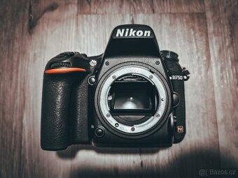 Nikon D750 (8640 cyklů)