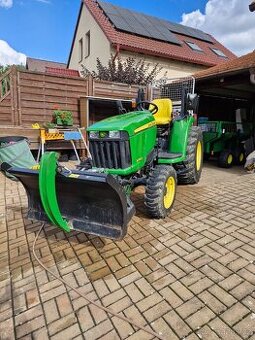 Malotraktor John Deere 3036E hydropohon