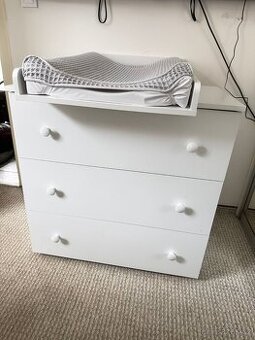 Přebalovací pult a komoda (IKEA)