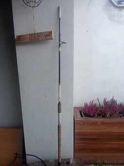 Rybářský prut dvoudělička starožitnost