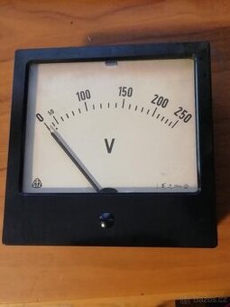 Panelový měřící přístroj - voltmetr 0-250V - Metra Blansko