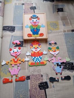 Dřevěné puzzle šatní skříň klaun