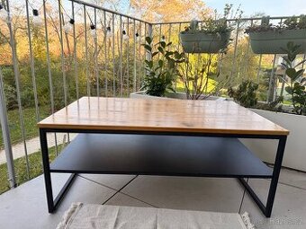 Prodám konferenční stolek – dubový masiv & černá ocel