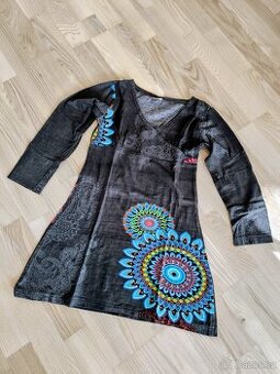 Šaty šedé s mandalou