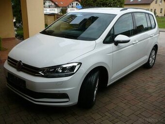 VW TOURAN 2.0 TDI 90KW FULLLED NAVI ACC FRONT EL.TAŽNÉ 2021