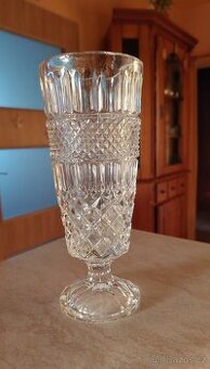 Retro váza na nožce TOP STAV