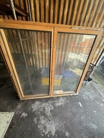 dřevěné okno 145 x 145