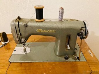 Šlapací šicí stroj Minerva -funkční
